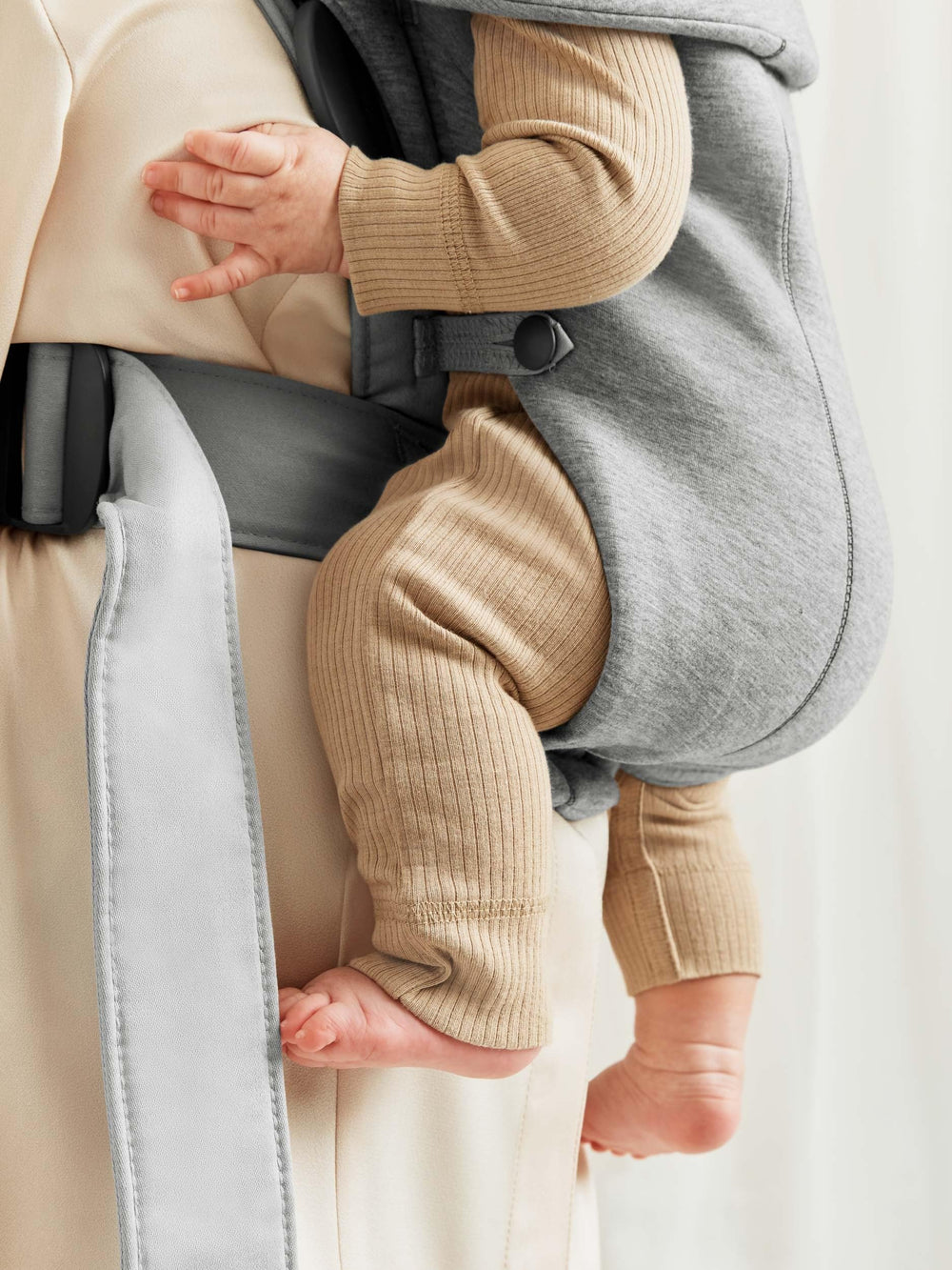 BabyBjörn Carrier Mini newborn support in action for early months