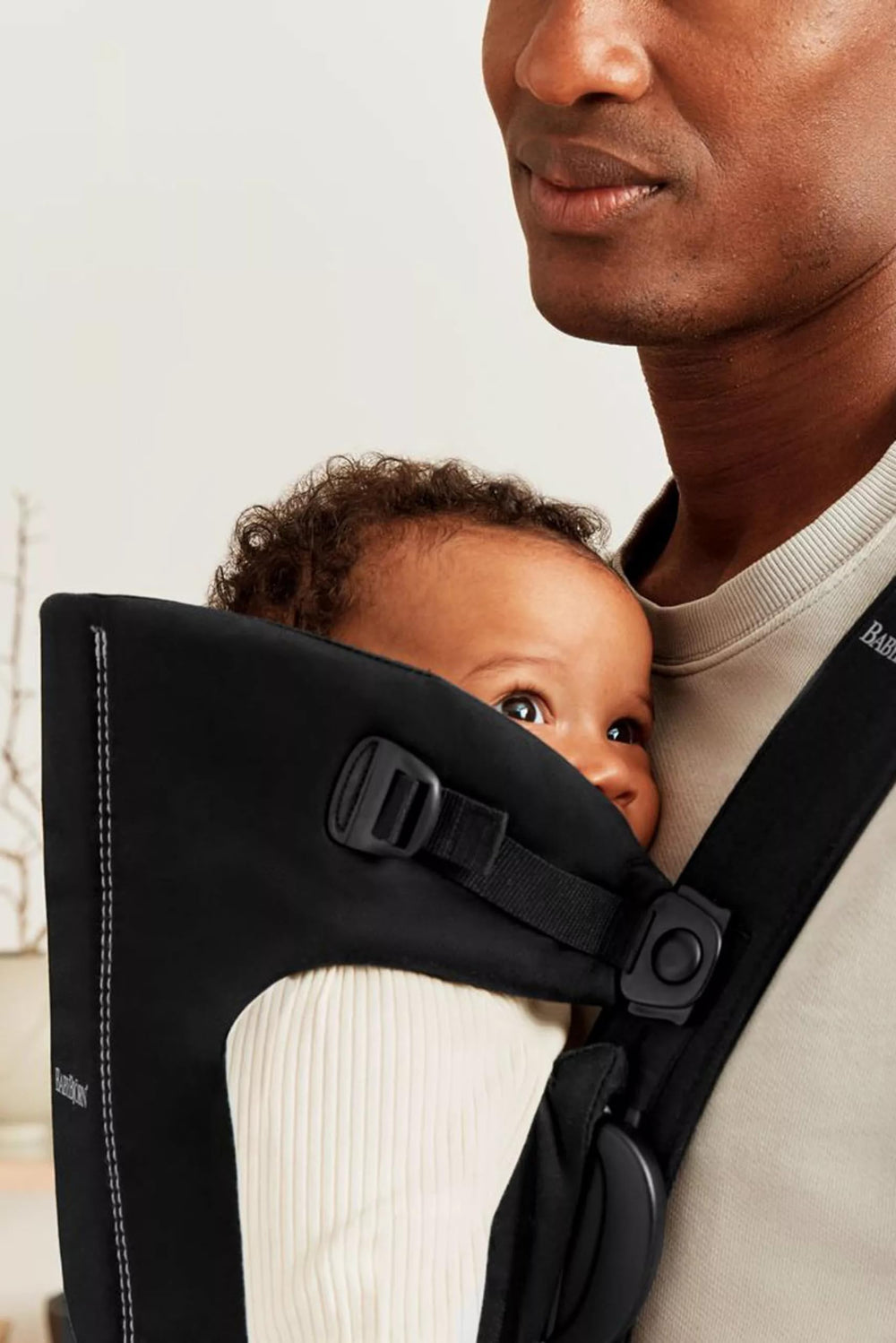 BabyBjörn Baby Carrier Mini soft material options showcase comfort and closeness.