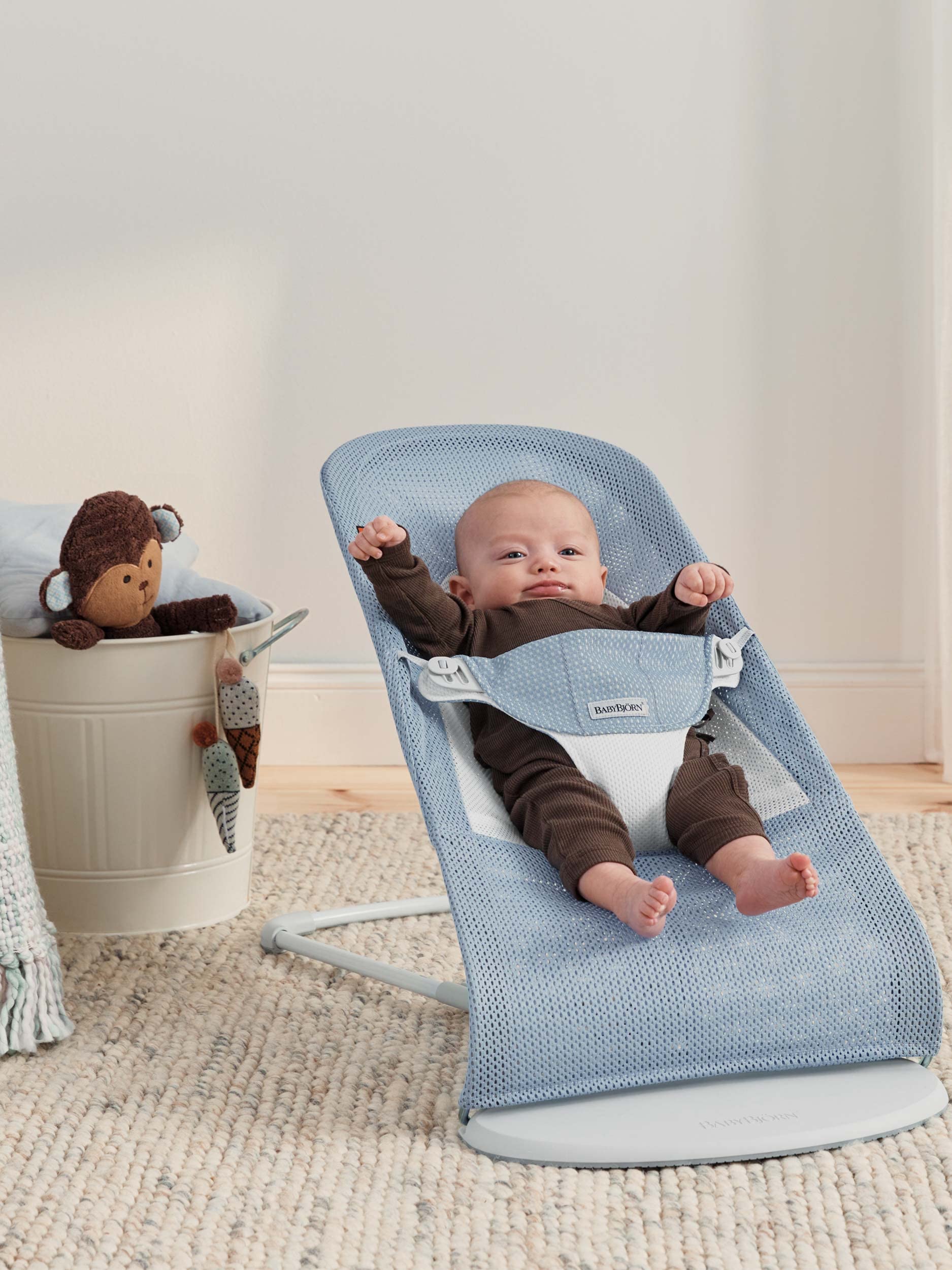 BabyBjörn Bouncer Balance Soft demonstrates four-position adjustment for growing infant