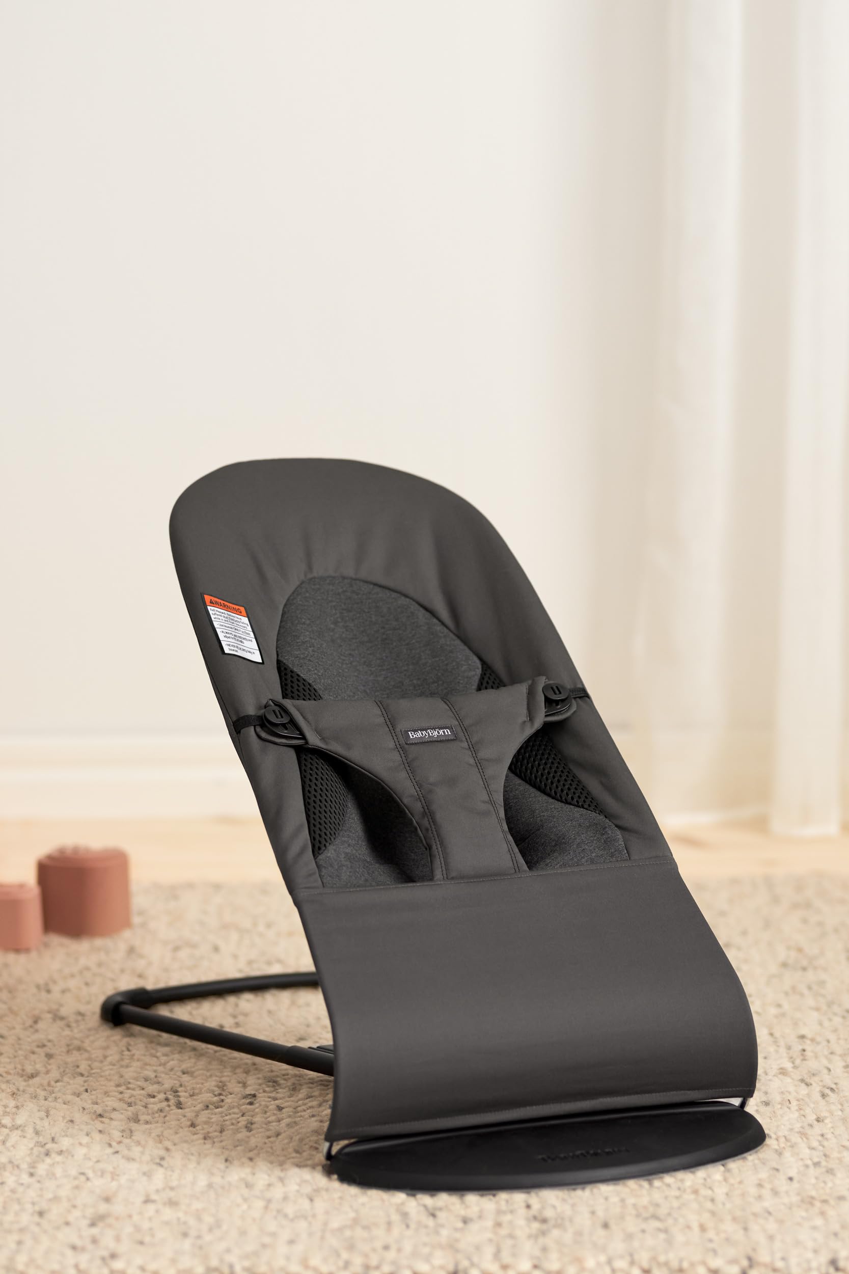 BabyBjörn Bouncer Balance Soft chair-mode supports toddlers up to 29 lb