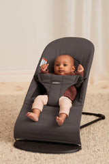 BabyBjörn Bouncer Balance Soft safety-harness demonstrates secure, supervised use