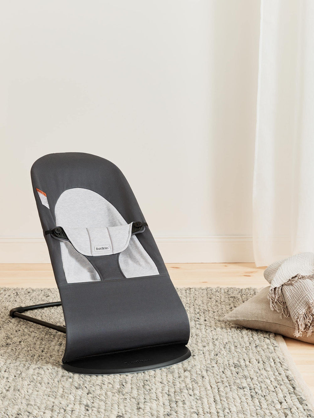 BabyBjörn Bouncer Balance Soft in-use with baby illustrates gentle self-rocking motion
