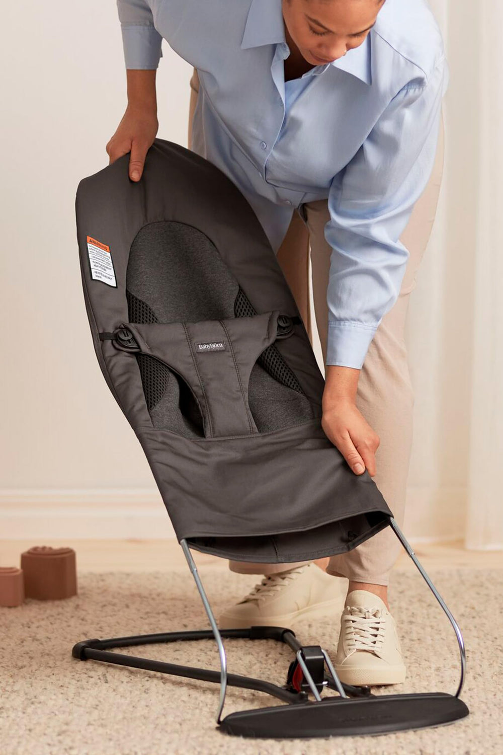 BabyBjörn Bouncer Balance Soft lightweight-frame enables easy room-to-room transport