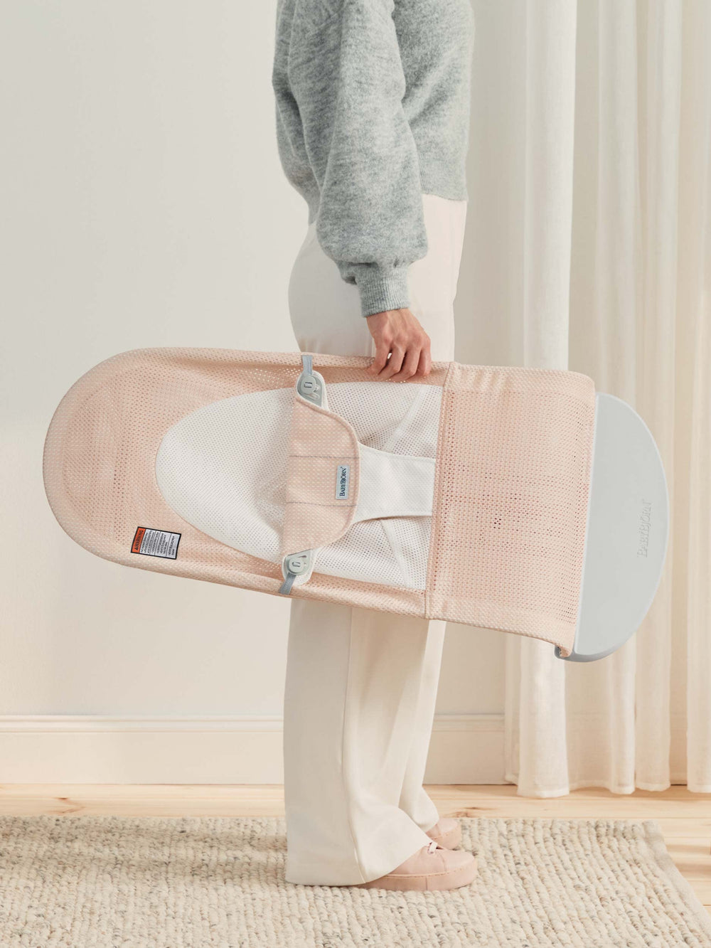 BabyBjörn Bouncer Balance Soft lightweight and portable for travel.