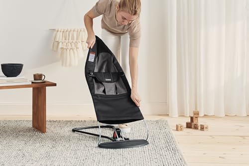 BabyBjörn Bouncer Balance Soft lightweight frame enables effortless transport.