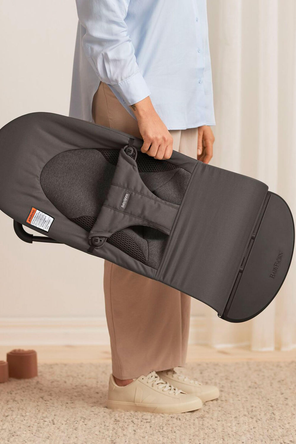BabyBjörn Bouncer Balance Soft natural-rocking responds to baby movements