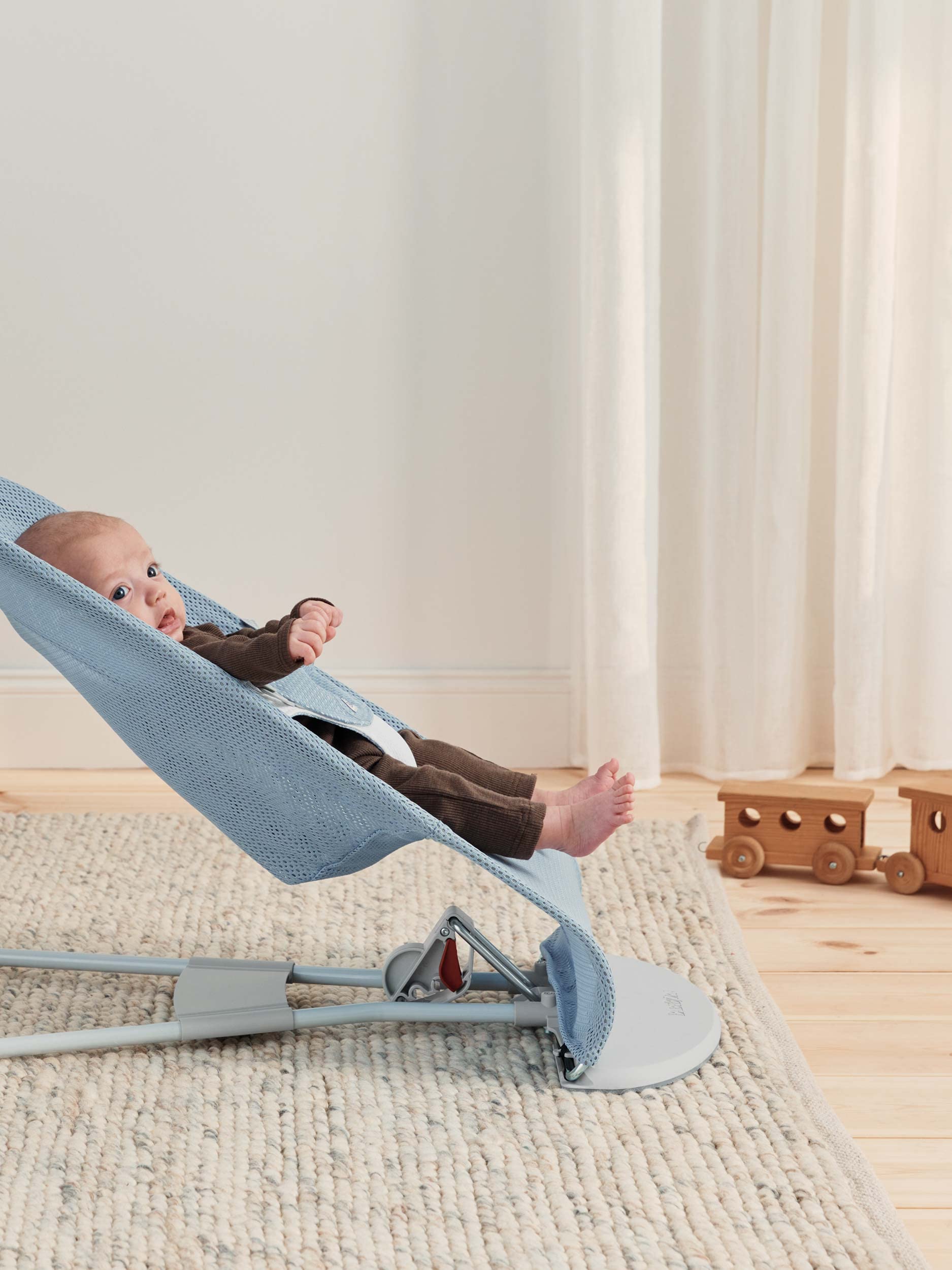 BabyBjörn Bouncer Balance Soft no infant insert needed for newborns