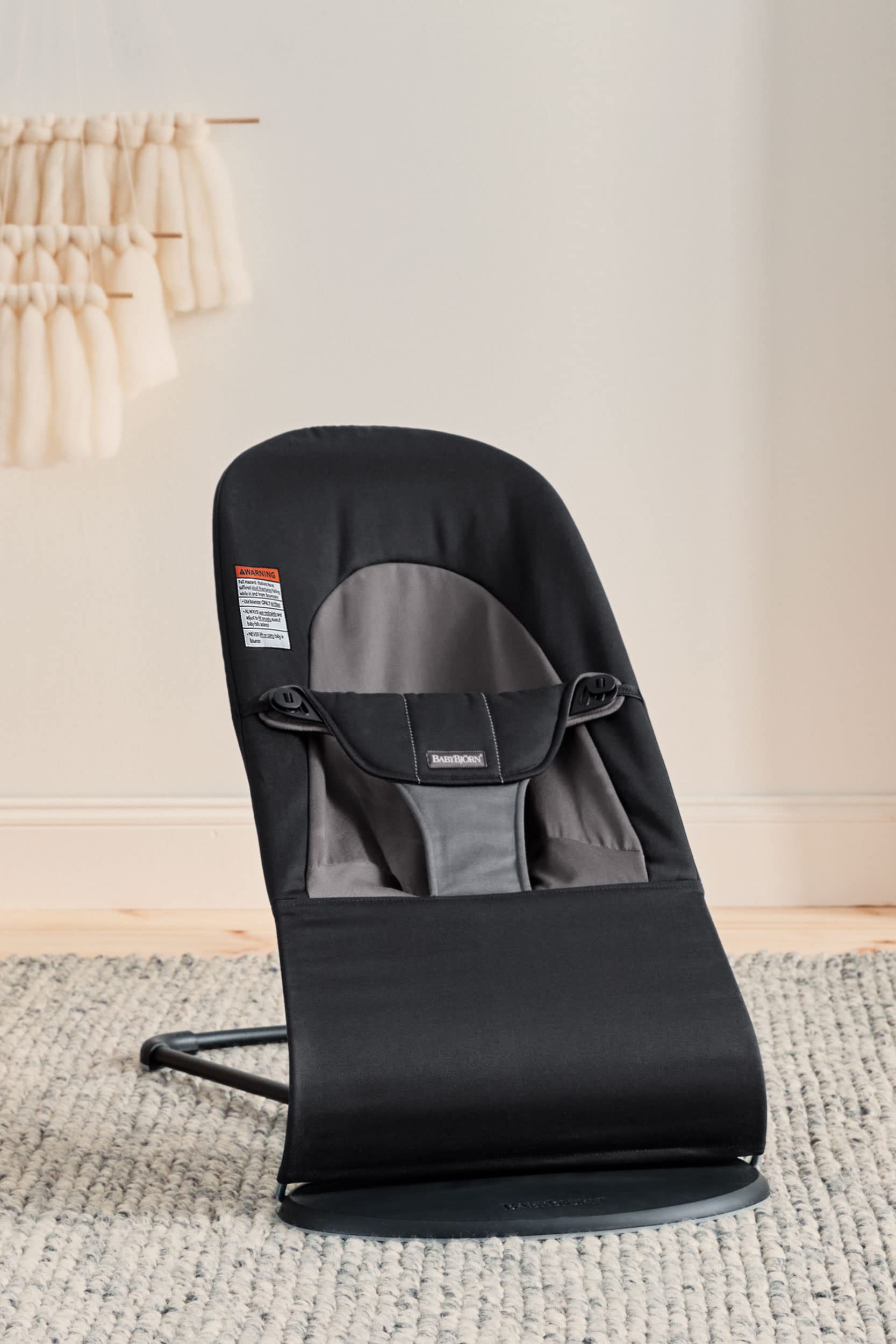 BabyBjörn Bouncer Balance Soft fabric seat is removable and machine washable for easy cleaning.
