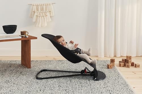 BabyBjörn Bouncer Balance Soft reverse seat demonstrates quick 2-in-1 conversion.