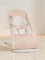 BabyBjörn Bouncer Balance Soft pearly-pink seat in cozy setup.