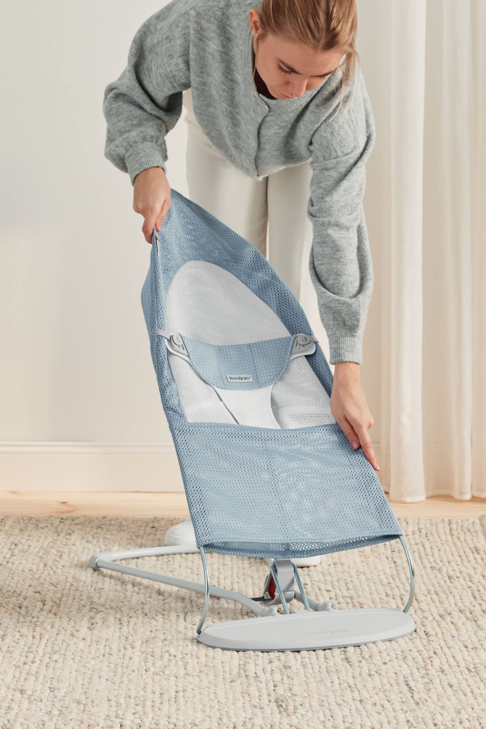BabyBjörn Bouncer Balance Soft transitions to toddler chair mode for longer use