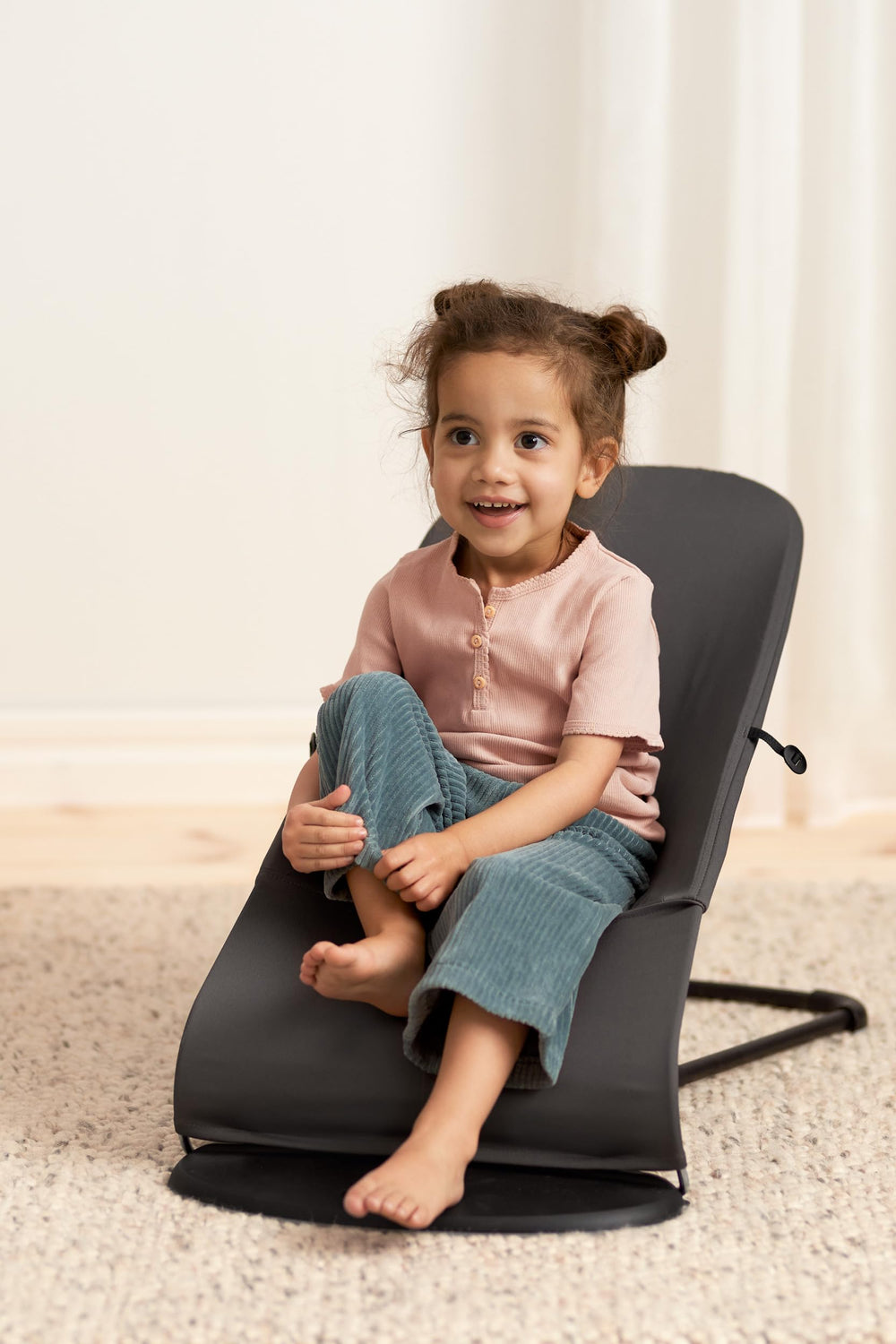 BabyBjörn Bouncer Balance Soft woven-jersey material feels soft on delicate skin