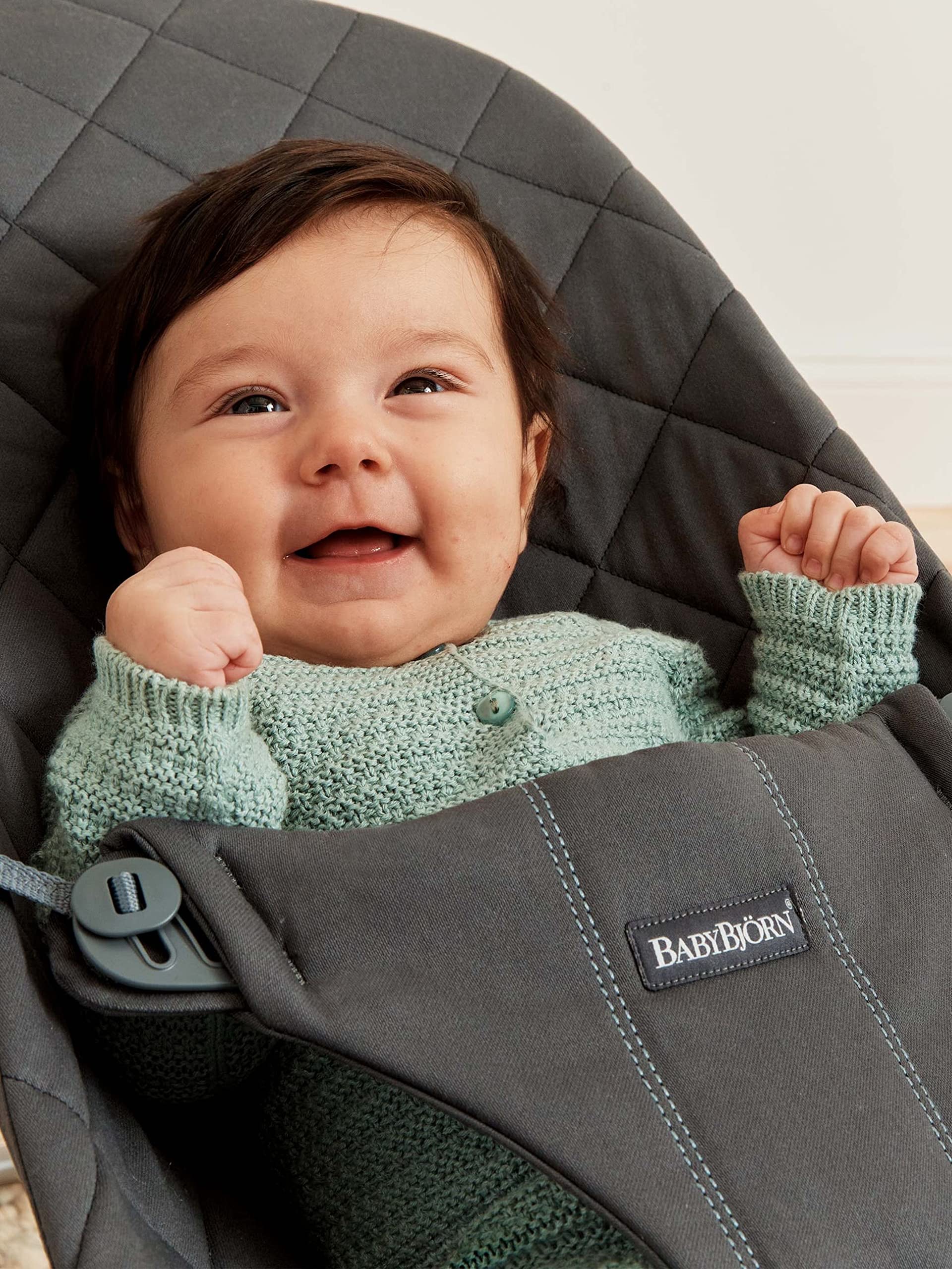 BabyBjörn Bouncer Bliss 3D Jersey close-up shows breathable, skin-friendly texture.