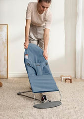 BabyBjörn Bouncer Bliss blue harness system ensures secure seating