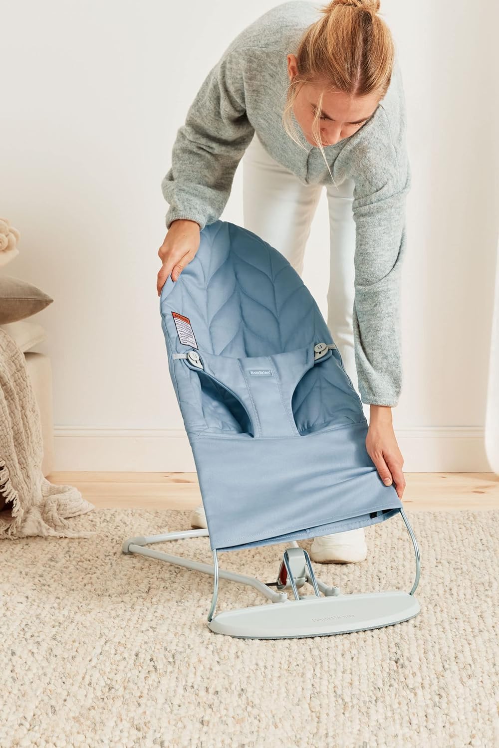 BabyBjörn Bouncer Bliss blue woven chair-transition view showing two modes