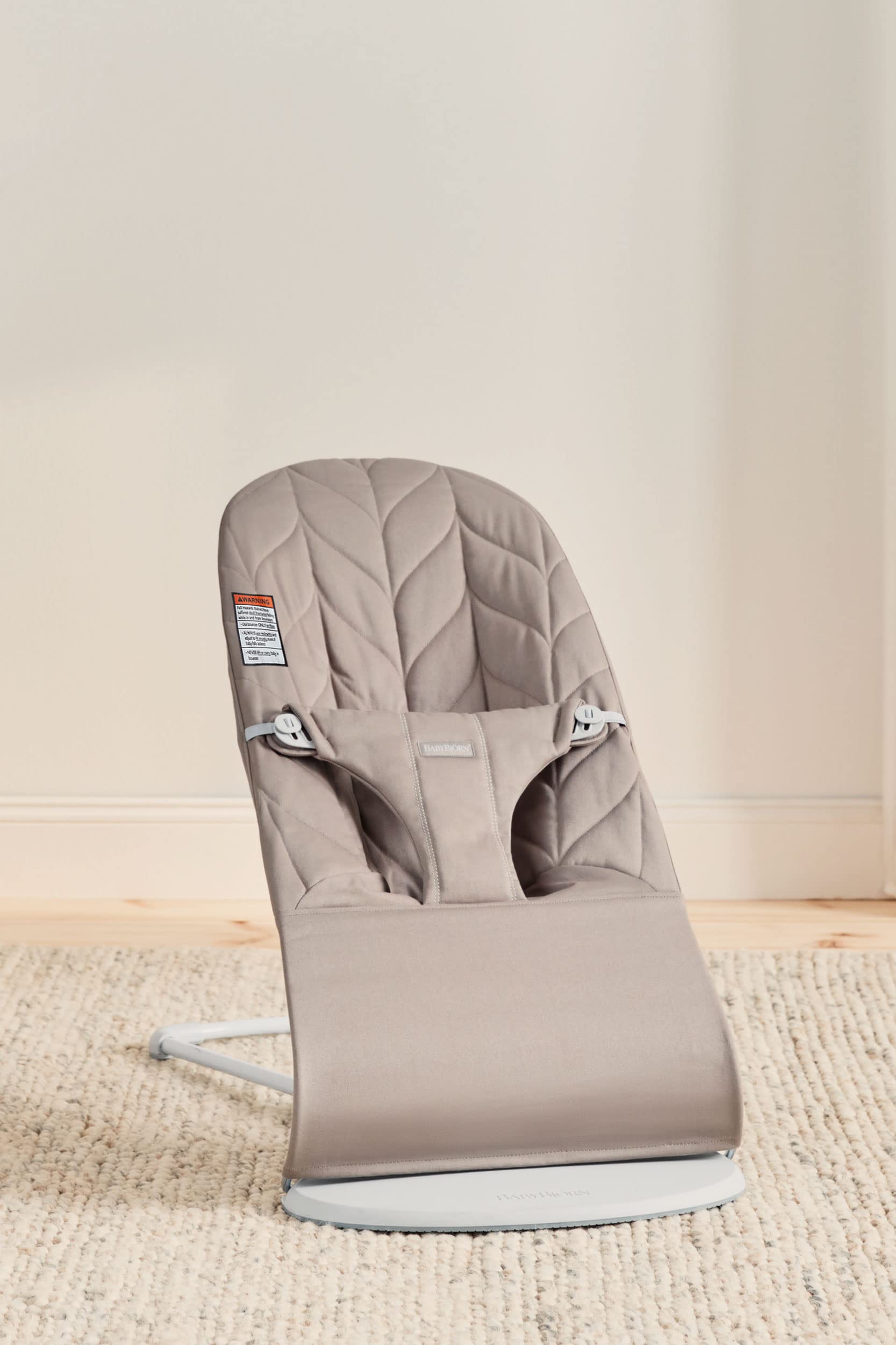 BabyBjörn Bouncer Bliss ergonomic design supports natural movement