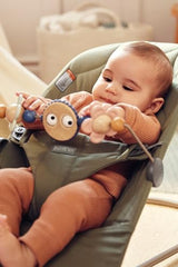 BabyBjörn Bouncer Bliss petal quilt detail showcasing cozy surface.
