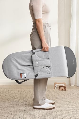 BabyBjörn Bouncer Bliss care-clean easy-care fabric keeps it fresh.