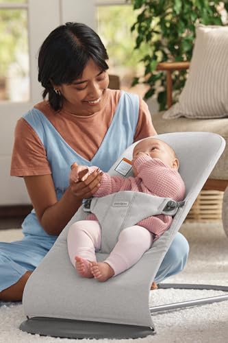 BabyBjörn Bouncer Bliss compact-lightweight design makes transport easy.