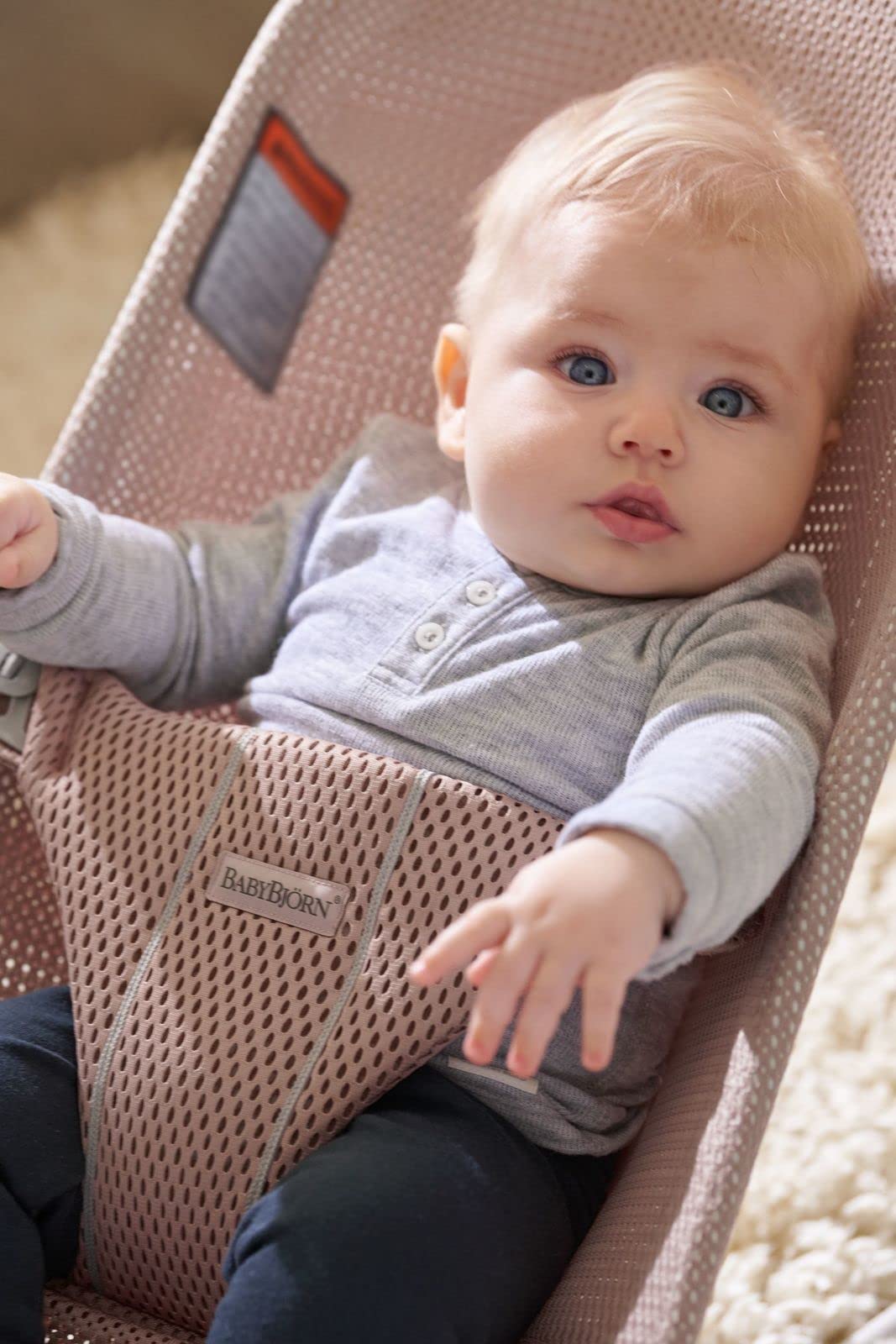 BabyBjörn Bouncer Bliss Mesh Dusty Pink demonstrates 3-position adjustability