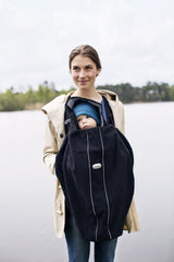 BABYBJÖRN cover doubles as a stroller blanket for on-the-go warmth.