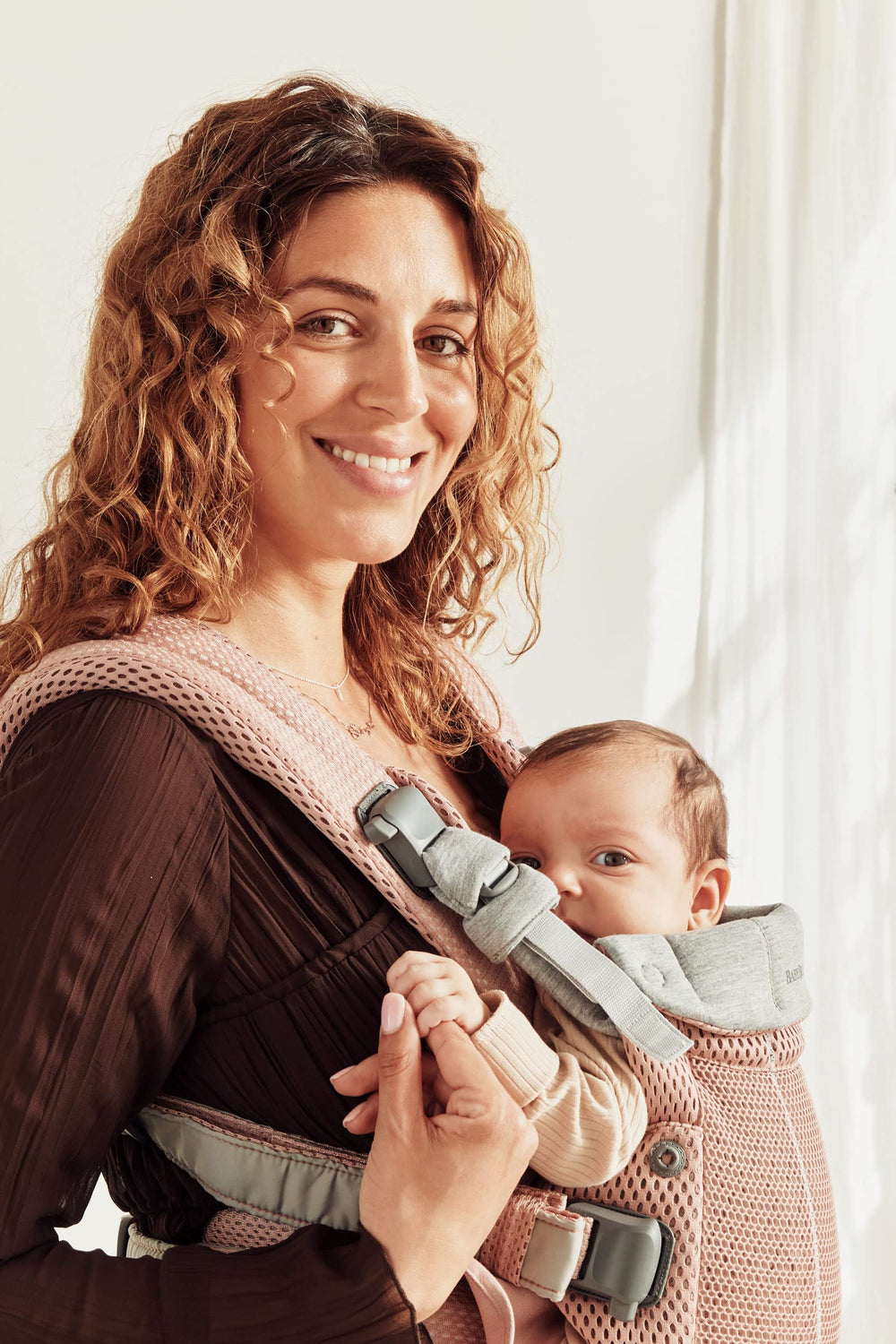 Back carry view in Harmony shows versatile support for growing toddlers.