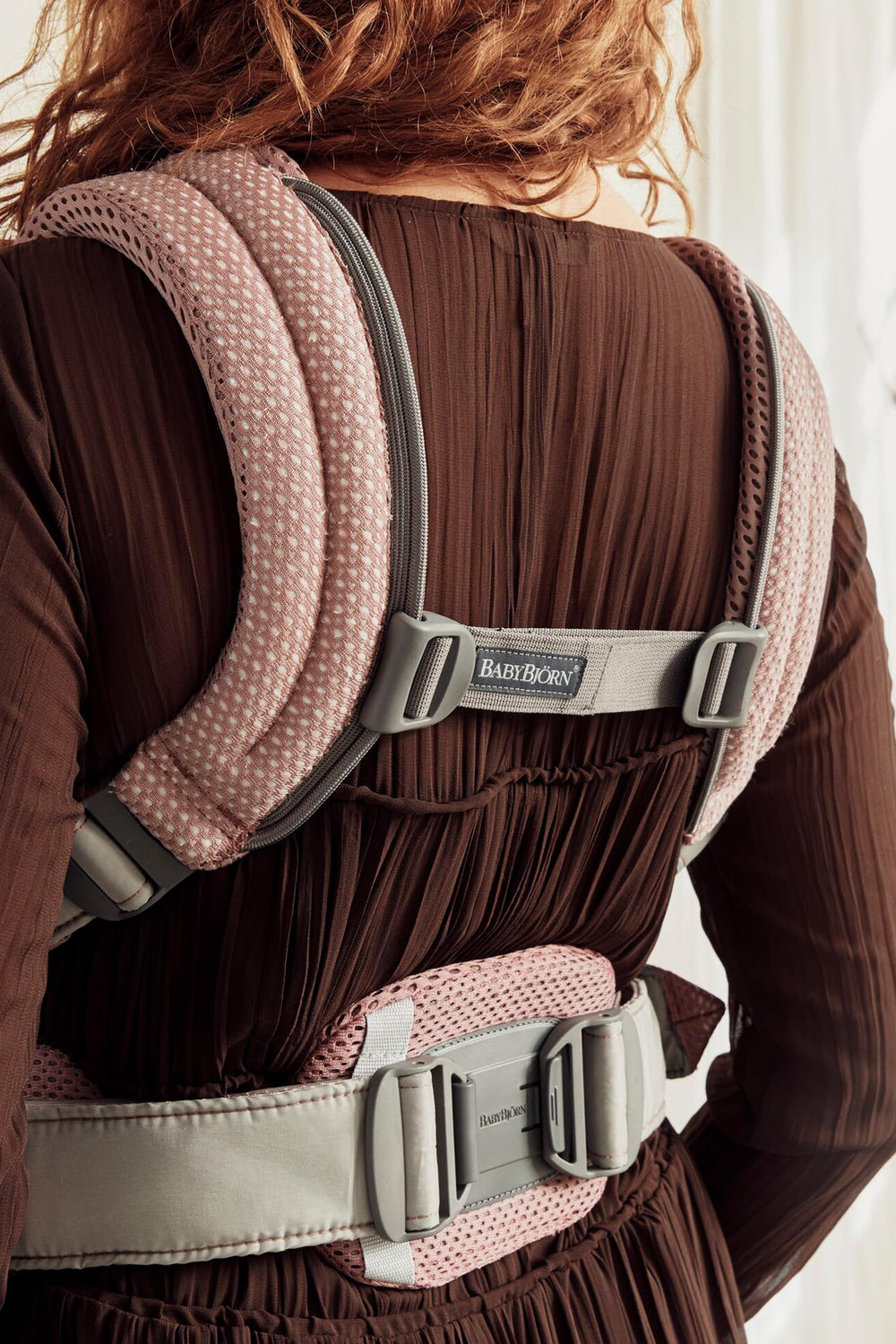 Harmony packable footprint demonstrates easy packing into stroller or bag.