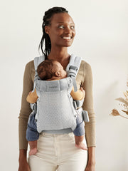 BabyBjörn Harmony ergonomic waist belt demonstrates pressure-relieving support during extended wear.