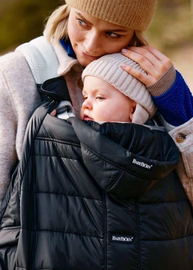 BabyBjörn Winter Cover reversible hood provides two looks for cold weather.