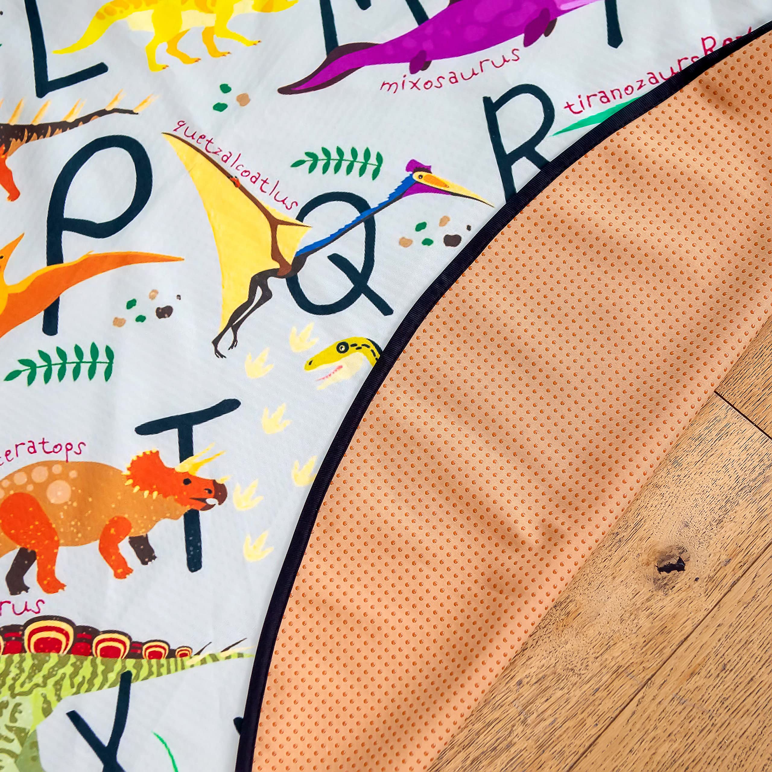 BABYBOET Splat Mat features a wildlife print that engages little eaters.