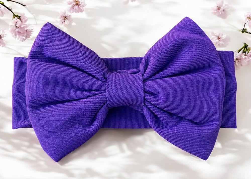 BABYGIZ headband on child, comfortable fit for outings.