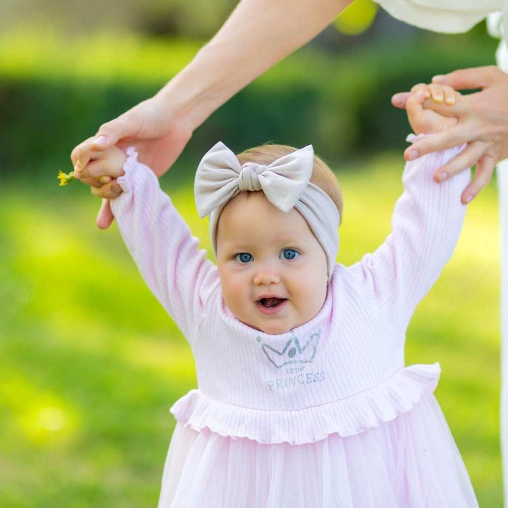 BABYGIZ baby headband for photo prop adds stylish, versatile use.