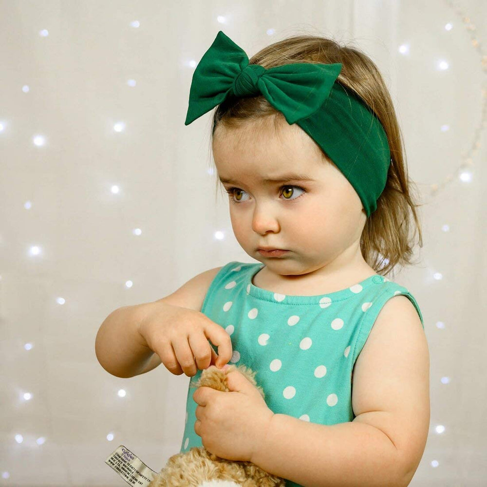 BABYGIZ baby photo shoot headband, stylish and ready for portraits.