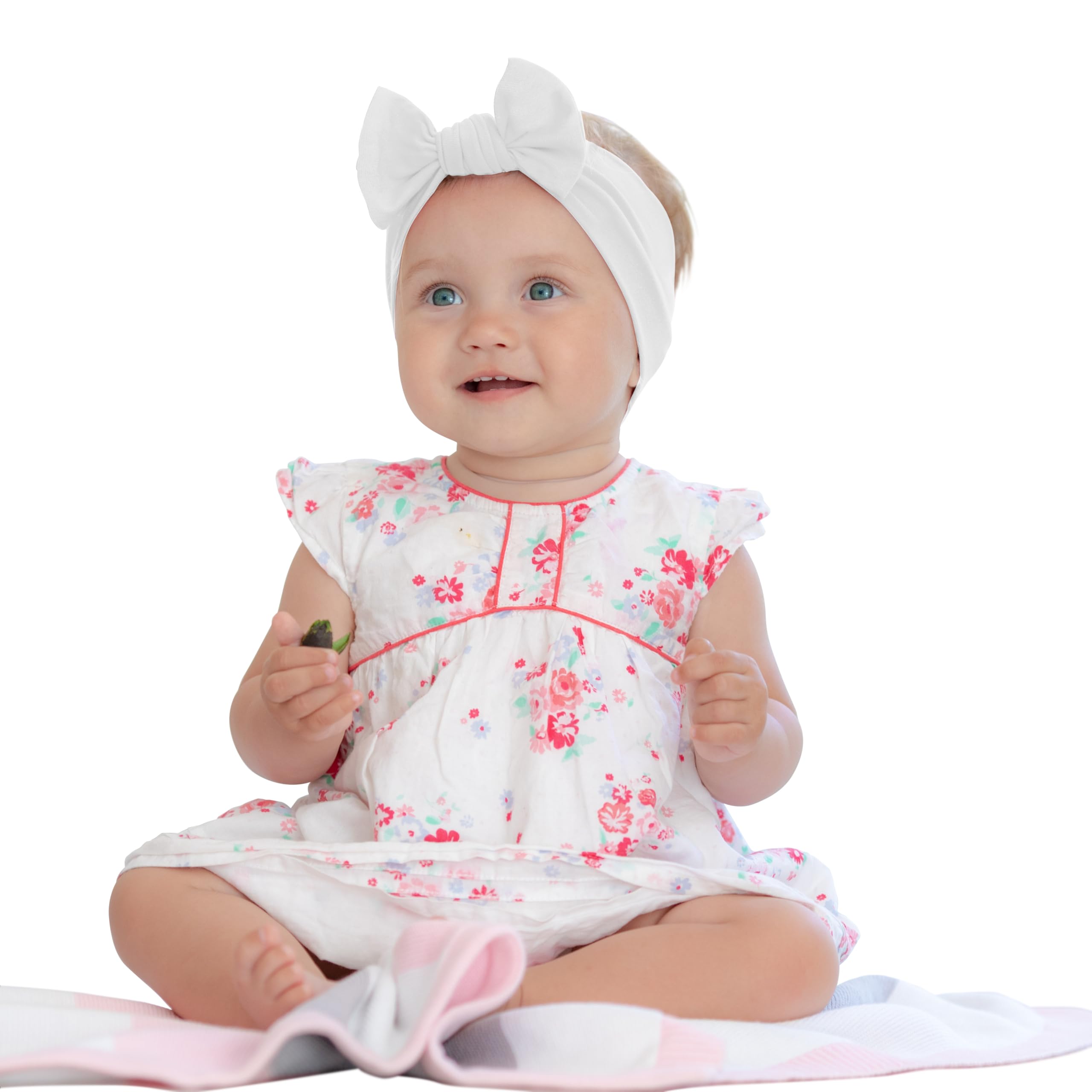 BABYGIZ bow design headband adds classic, adorable flair for photos.