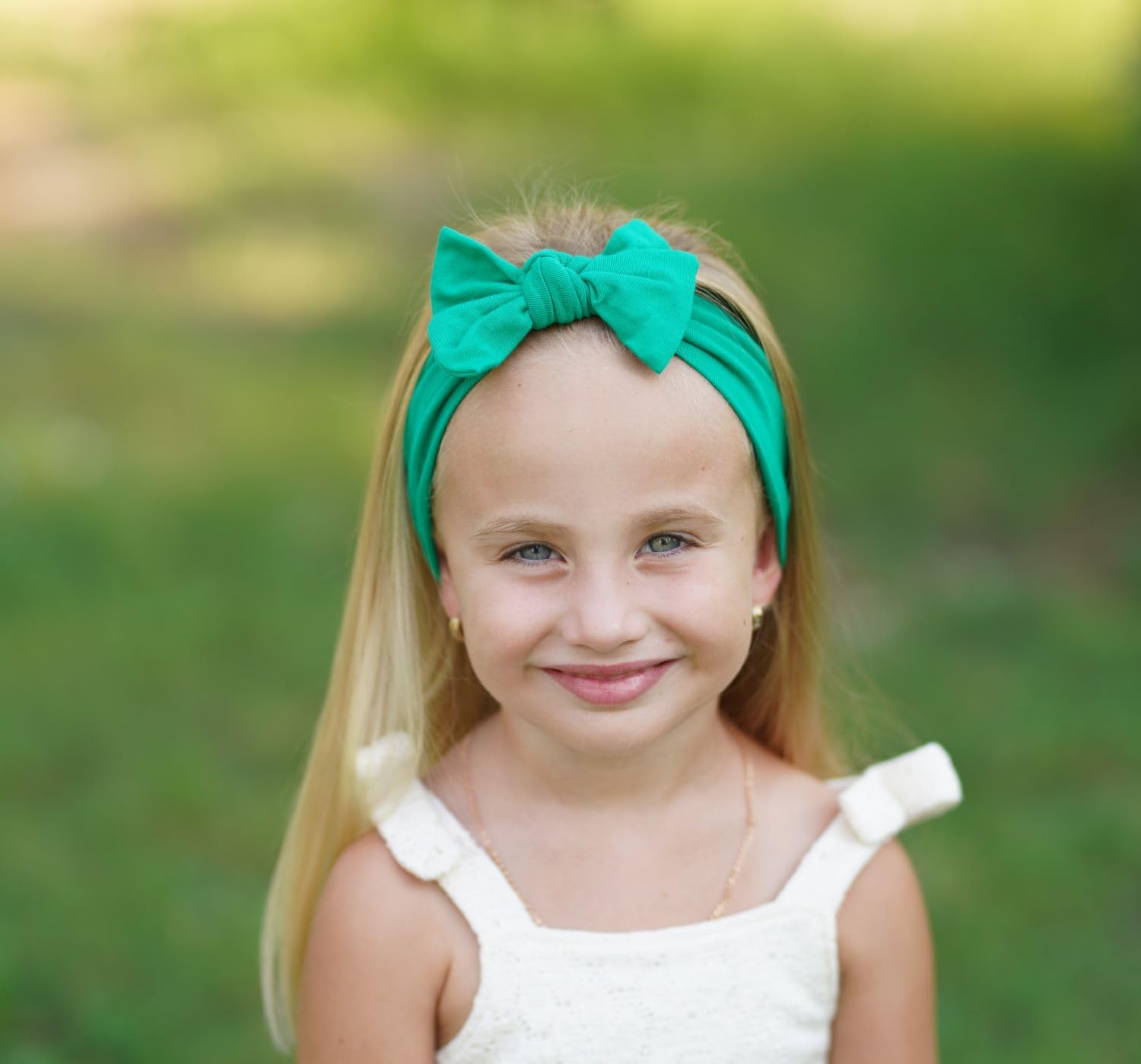 BABYGIZ headband fits ages 3-36 months, providing a comfy fashion staple.
