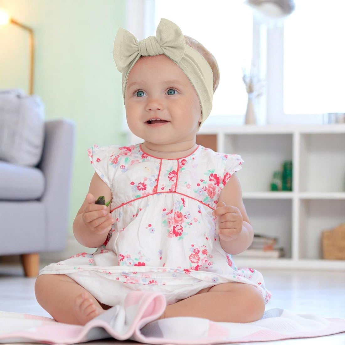 BABYGIZ headband cotton bow detail emphasizes large decorative bow.