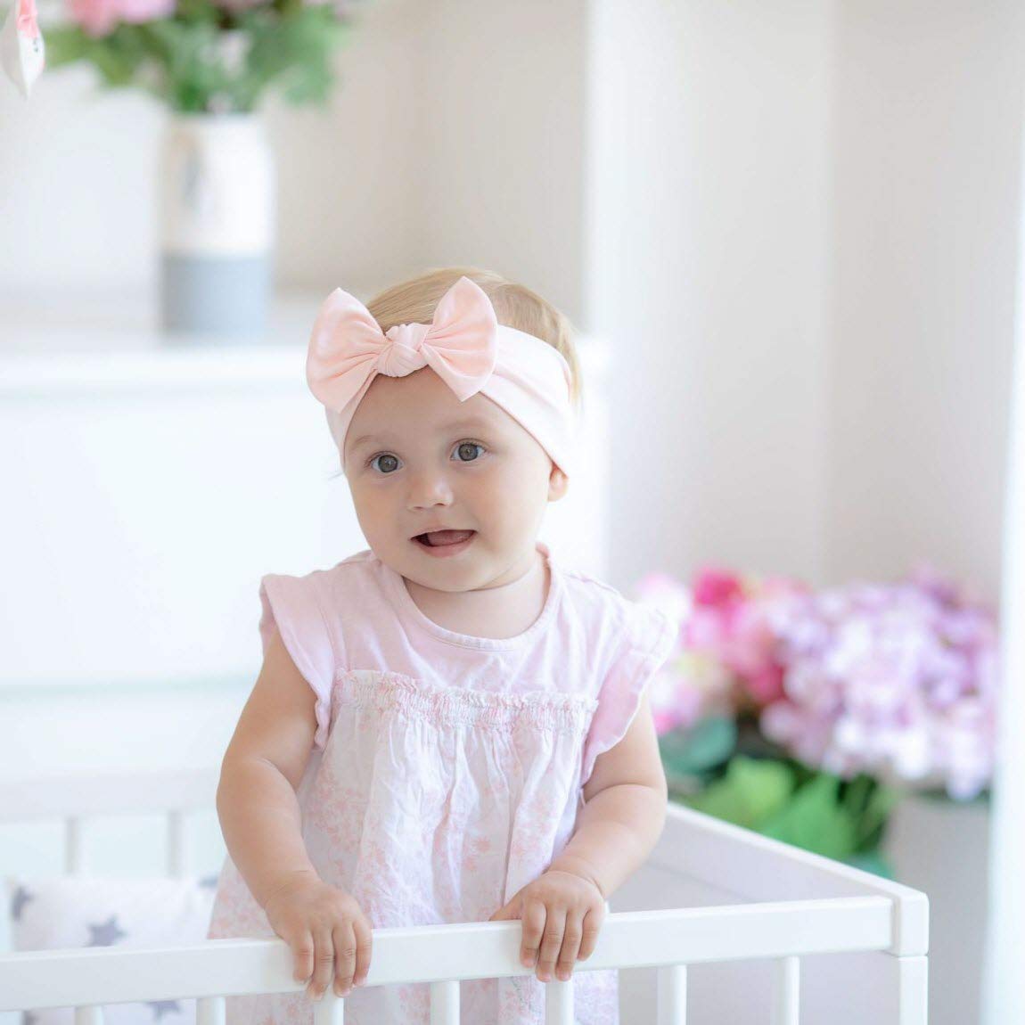 BABYGIZ photo prop headband adds cheerful accent to shoots.