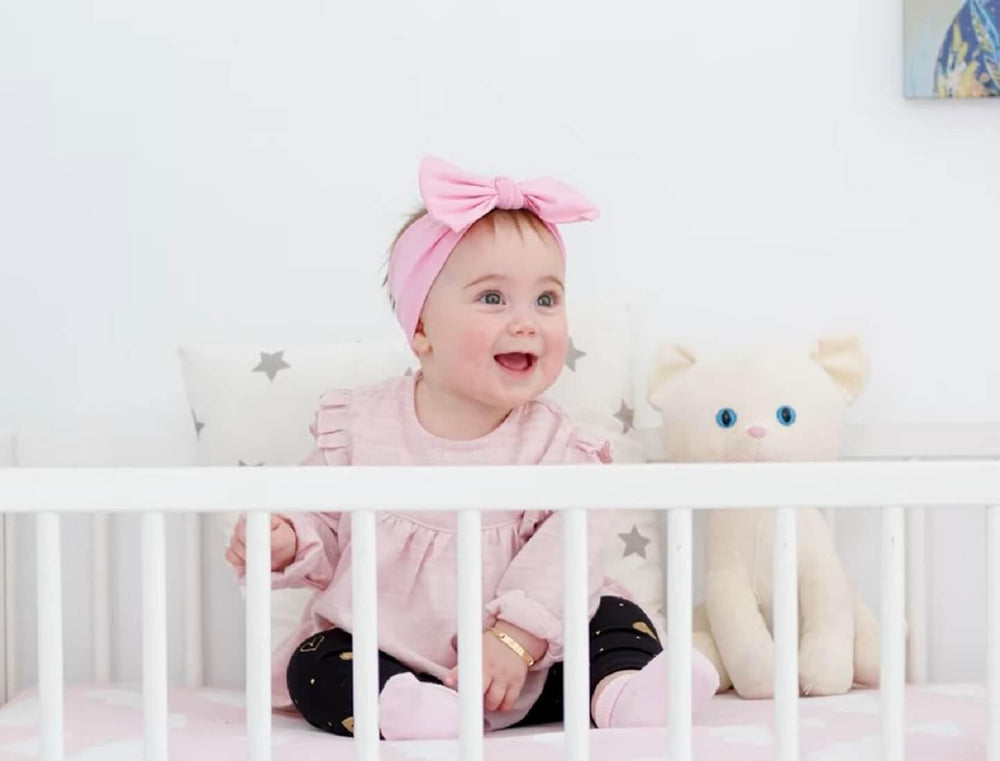 BABYGIZ sturdy headband stays in place during playtime