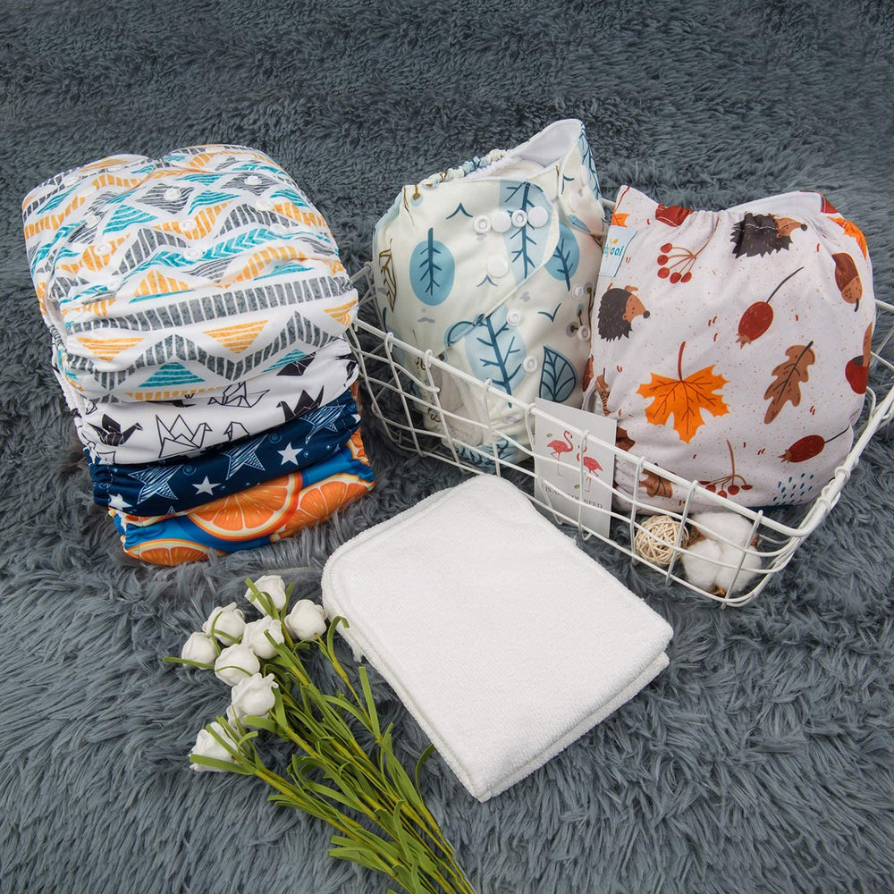 Babygoal one-size adjustable snaps grow with baby from infancy to toddlerhood.
