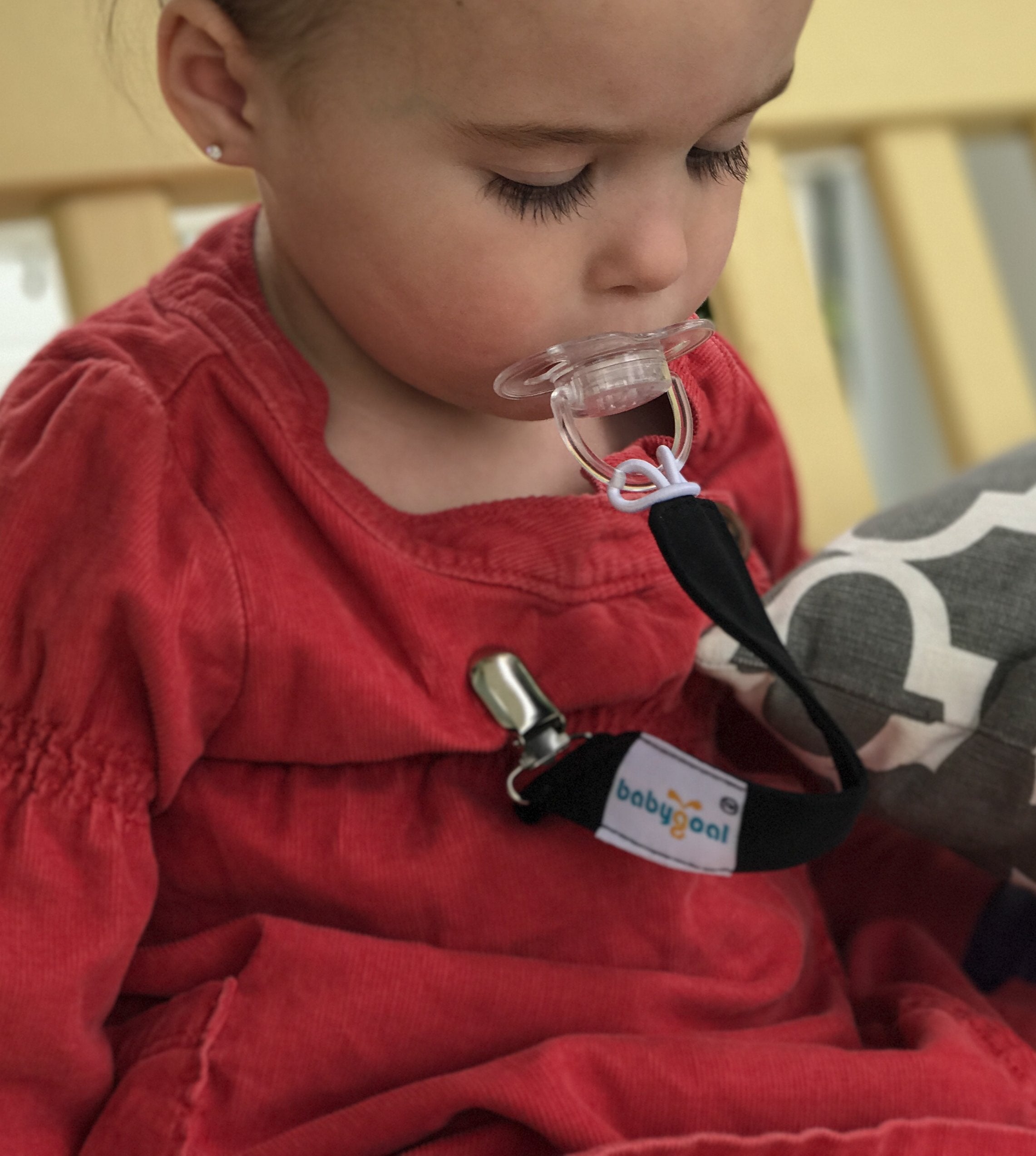 Babygoal pacifier clip ring-compatible design fits most soothers.