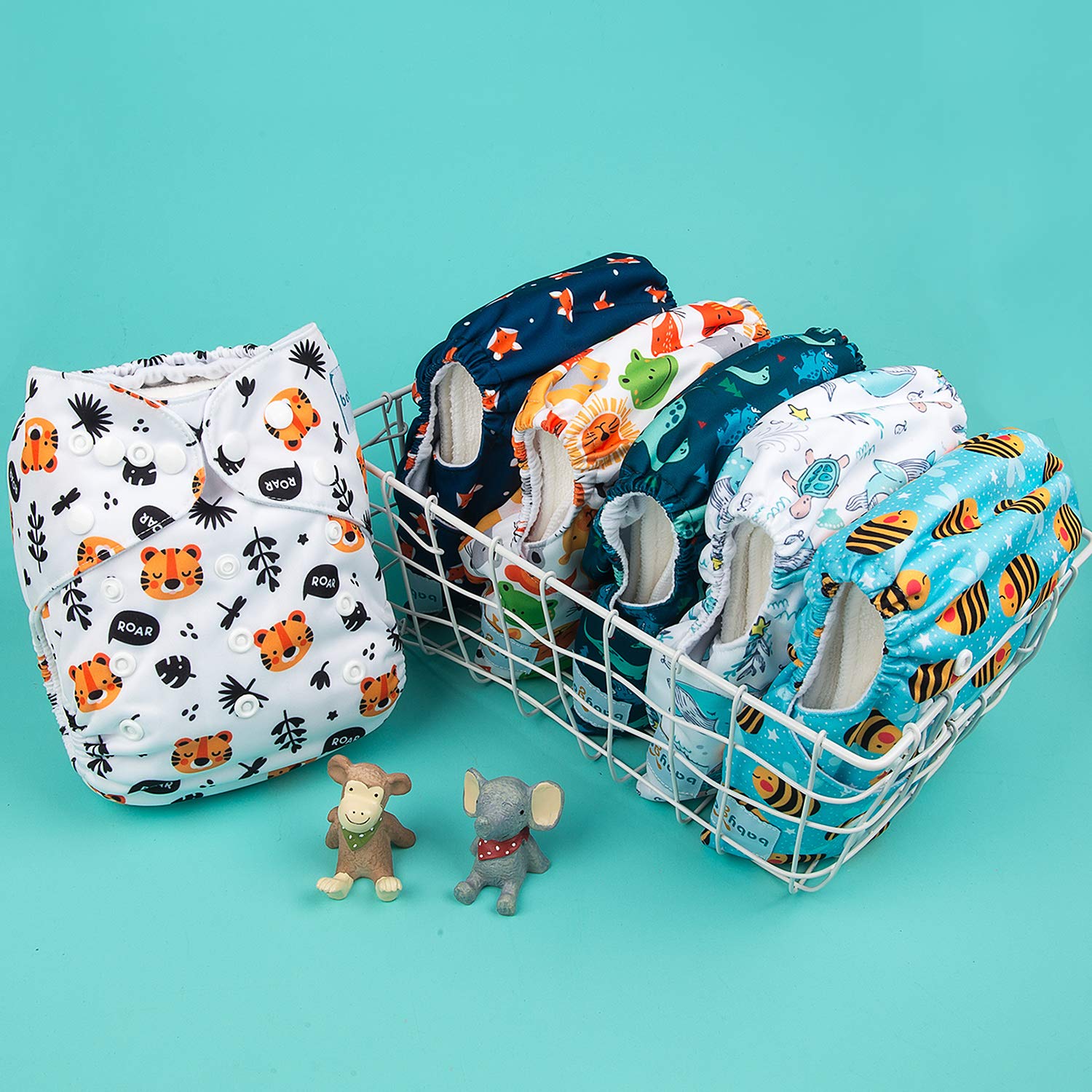 Contents image highlights 6 diapers and 10 inserts for complete coverage.