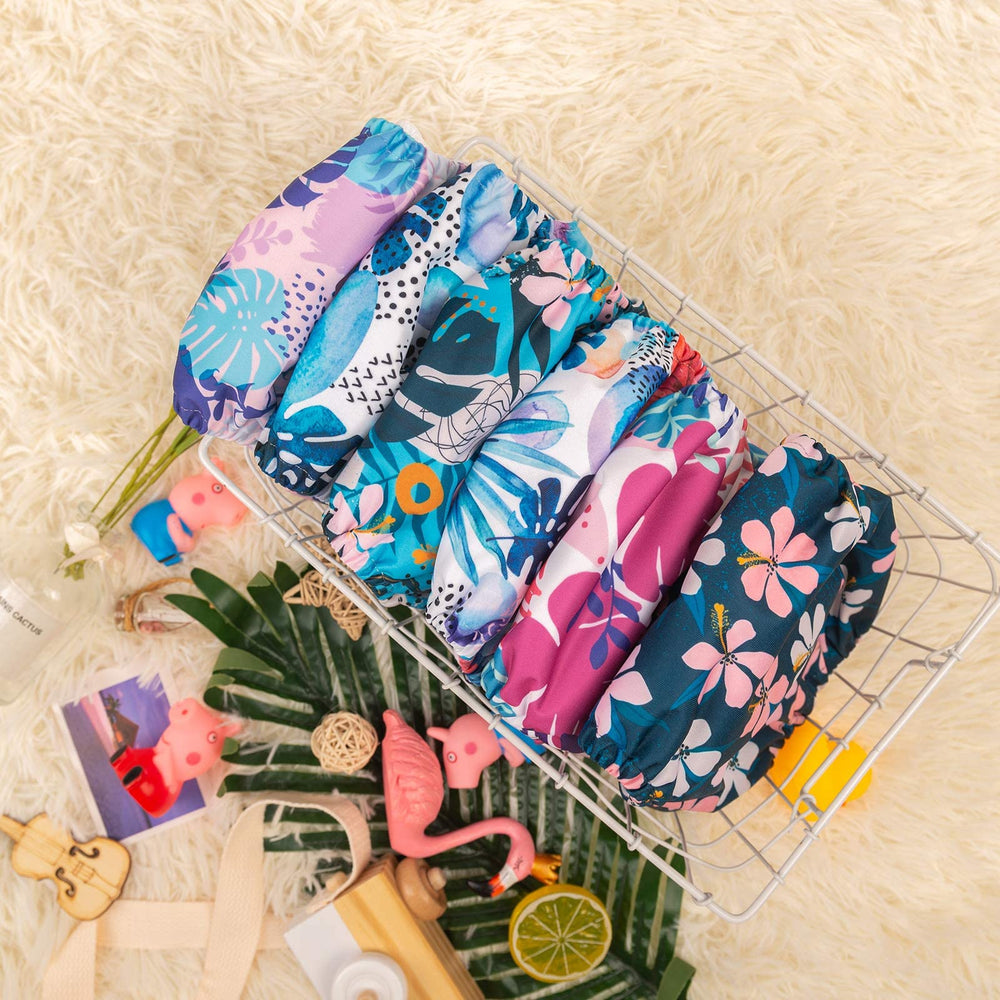 babygoal packaging shows six diapers and ten inserts for a complete diapering set.