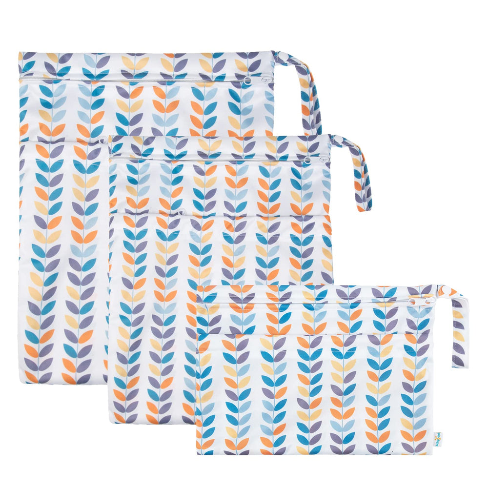 Babygoal wet bag medium side pocket for separating wet and dry items.