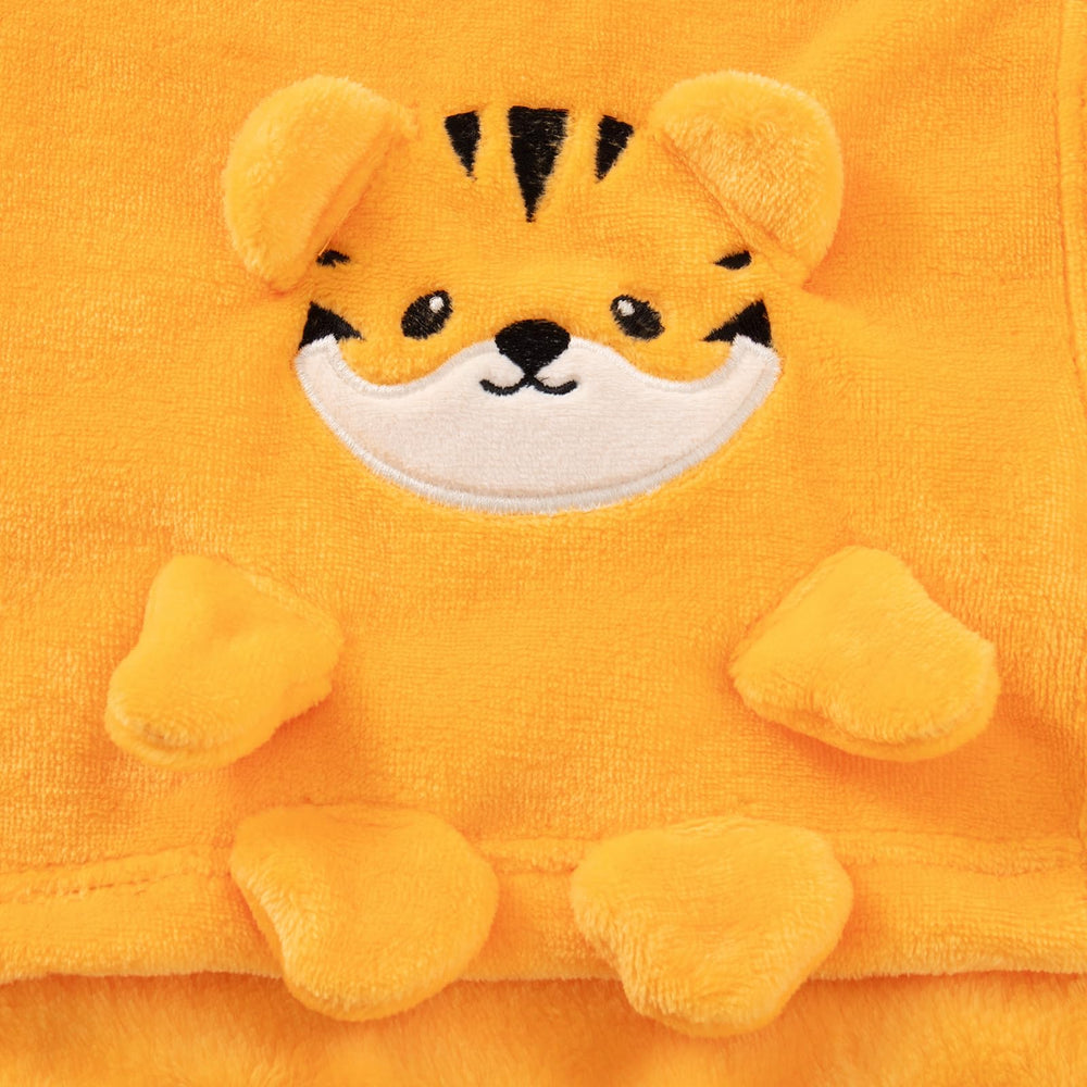 Babyhuggle 30x40 inch blanket—ideal swaddle and cuddle companion.