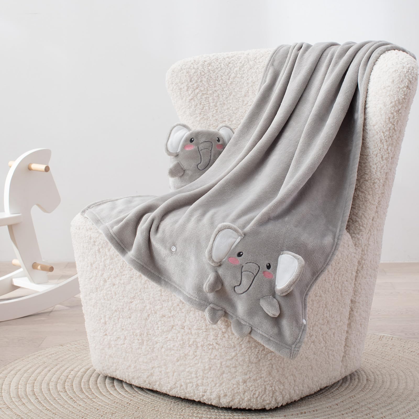 Babyhuggle panda photos prop blanket helps capture precious moments.