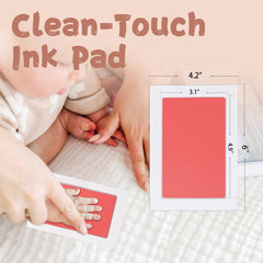 BabyQunt inkless handprint image shows clear, safe imprint on the card