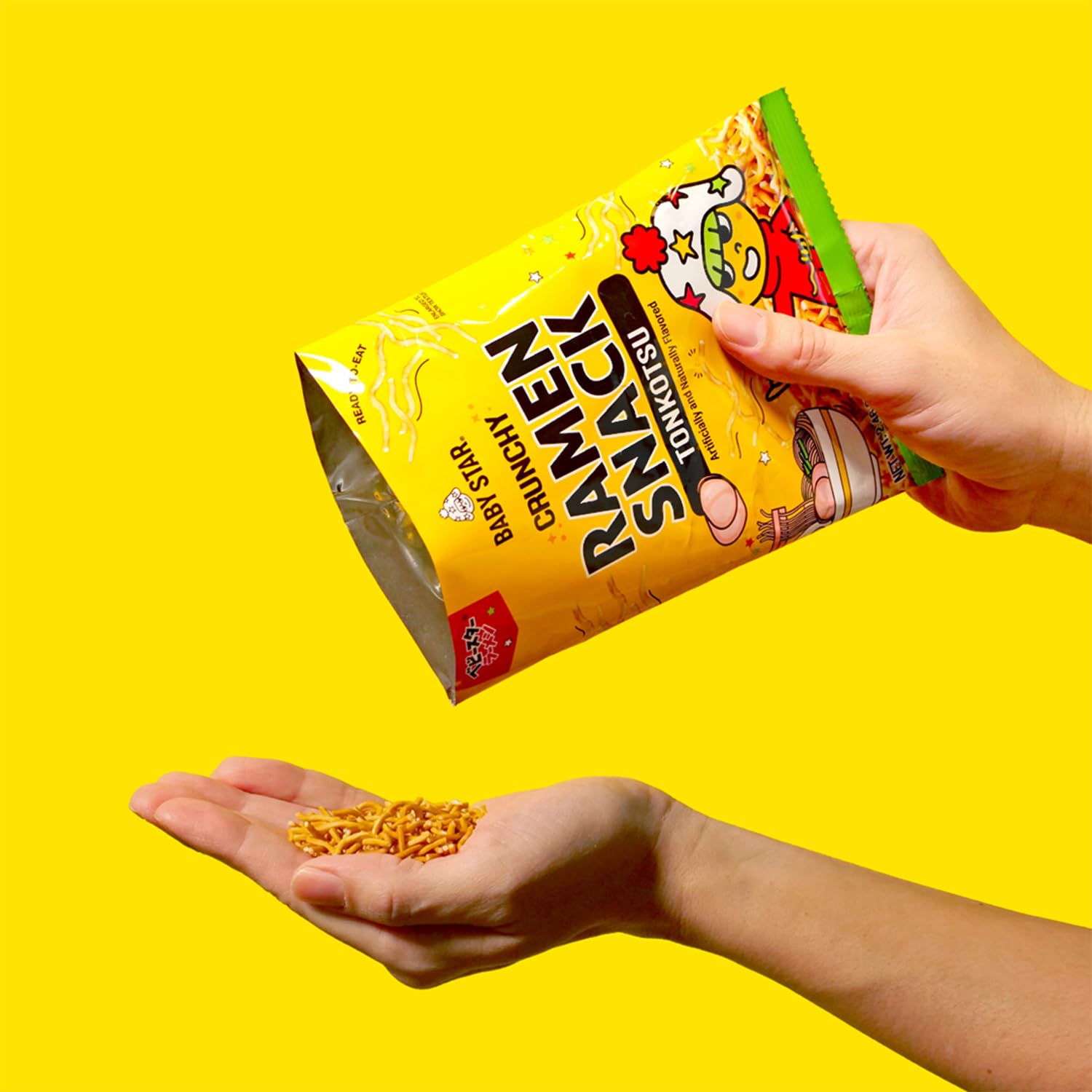 Baby Star Tonkotsu Crunchy Tiny Pack on-the-go use for quick snacking.