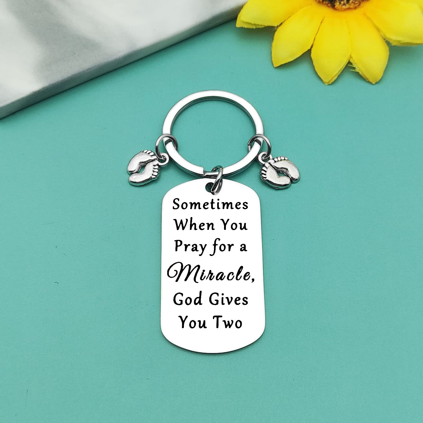 Baipilu Twin Mom Keychain engraving detail highlights heartfelt message for new twin moms.