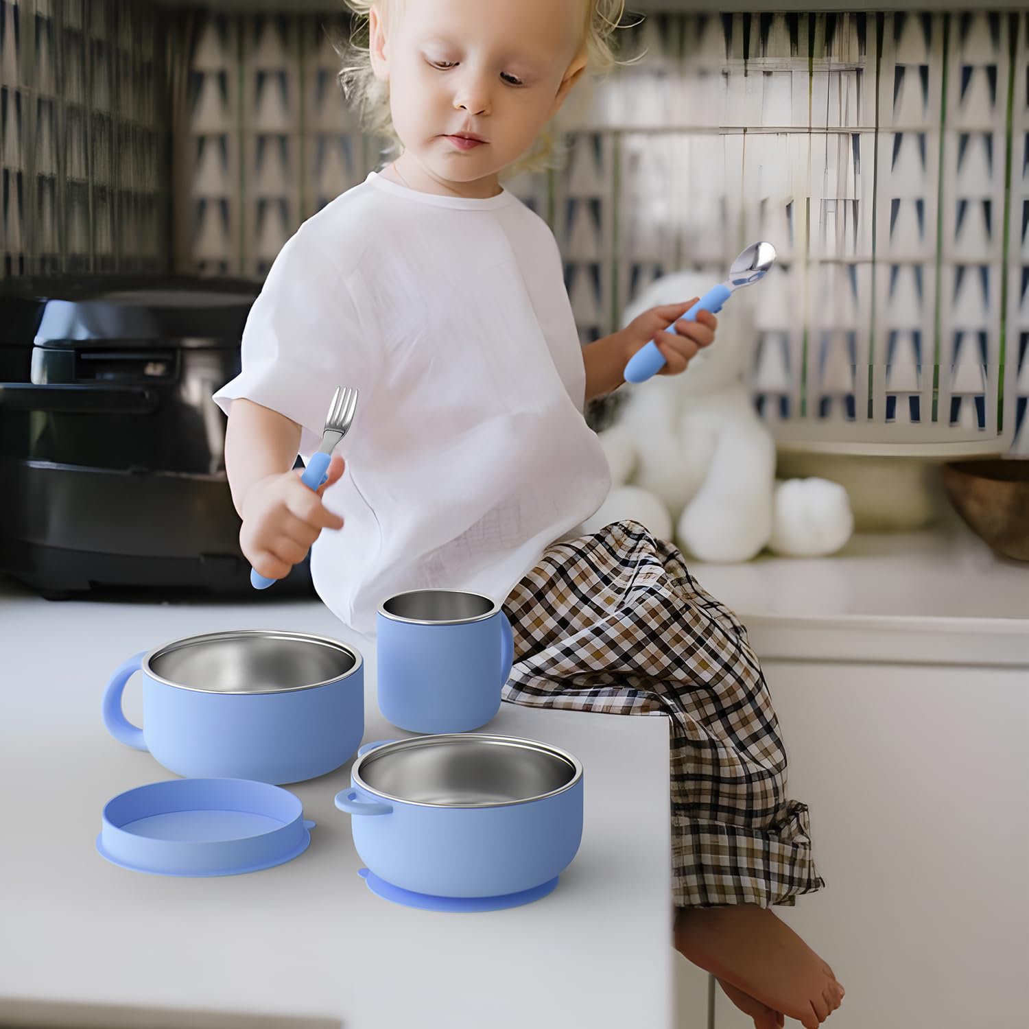 Bakpoco Kids Dinnerware Set spill-proof bowl reduces messy spills.