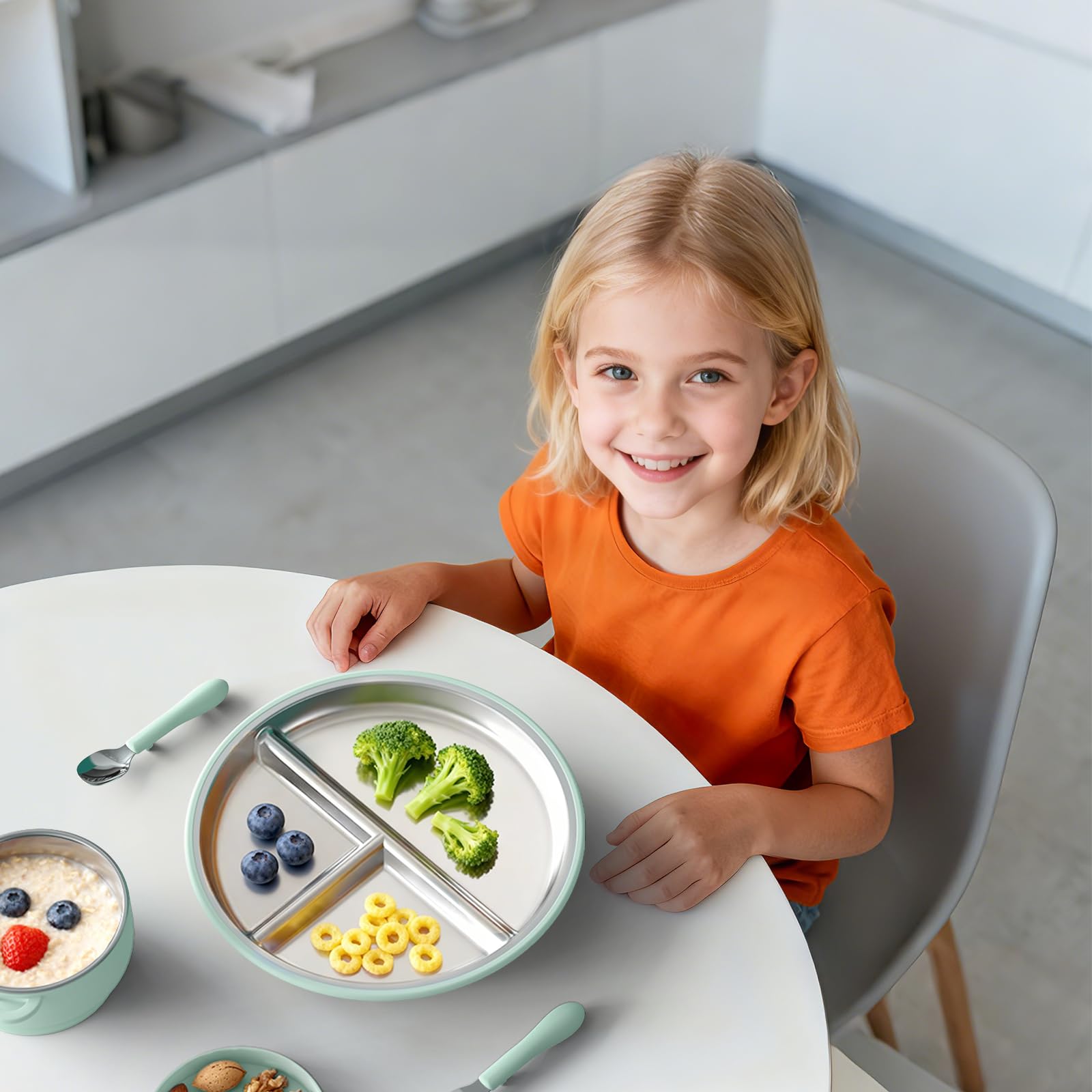 Bakpoco stainless-steel surface illustrates durable, odor-resistant material for clean meals